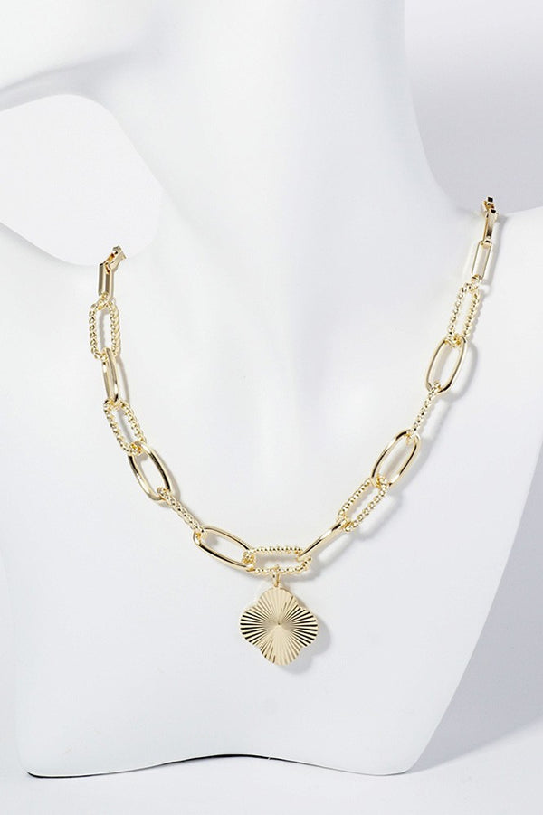 Gold Dipped Textured Metal Quatrefoil Chunky Chain Necklace