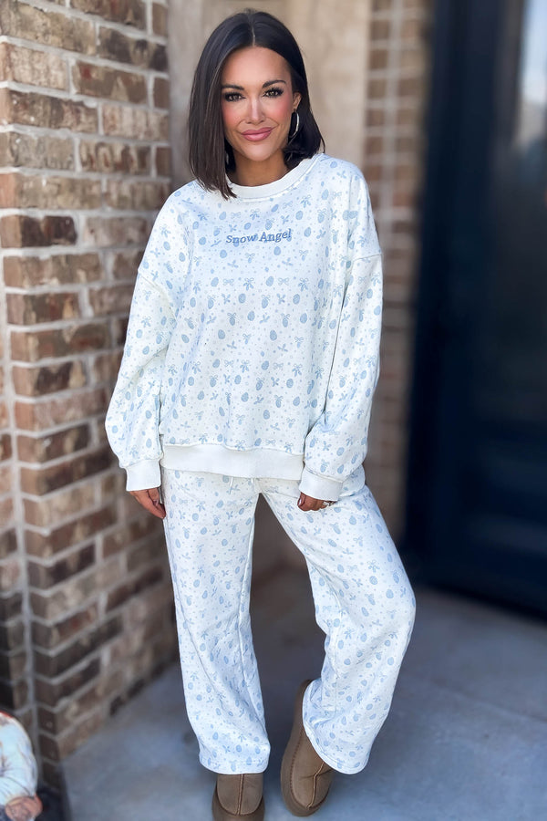 Le Lis Super Soft Snow Angel Sweatshirt