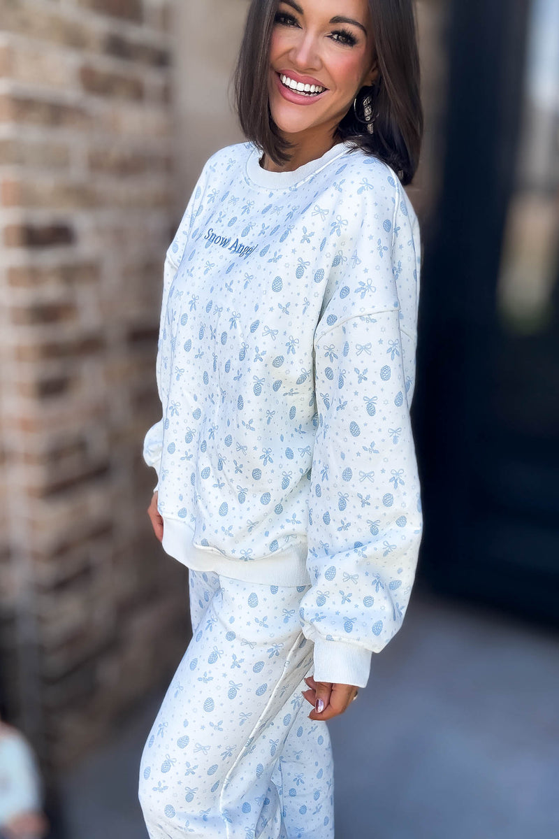 Le Lis Super Soft Snow Angel Sweatshirt