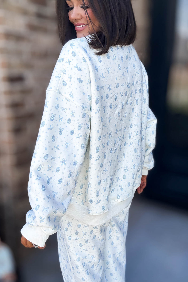 Le Lis Super Soft Snow Angel Sweatshirt