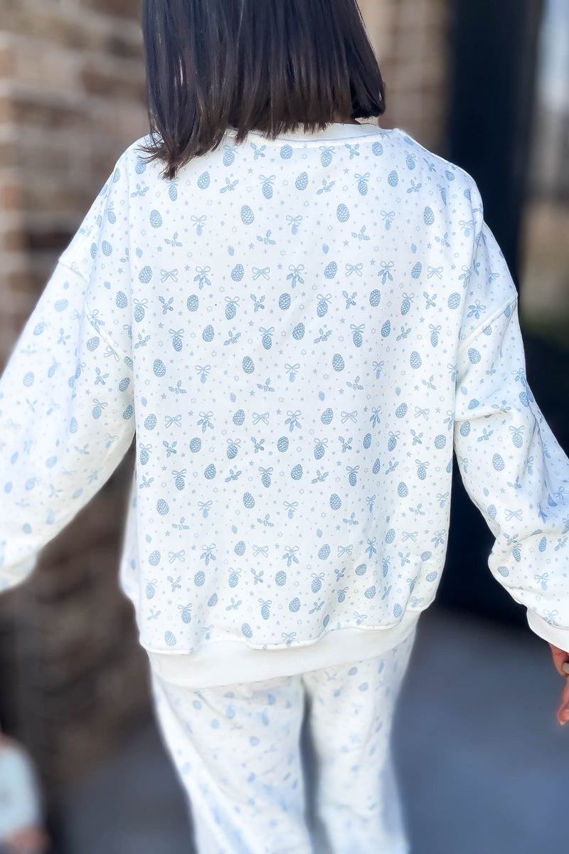 Le Lis Super Soft Snow Angel Sweatshirt