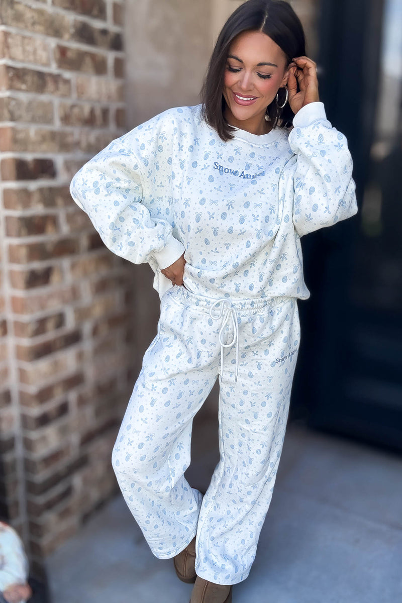 Le Lis Super Soft Snow Angel Sweatshirt
