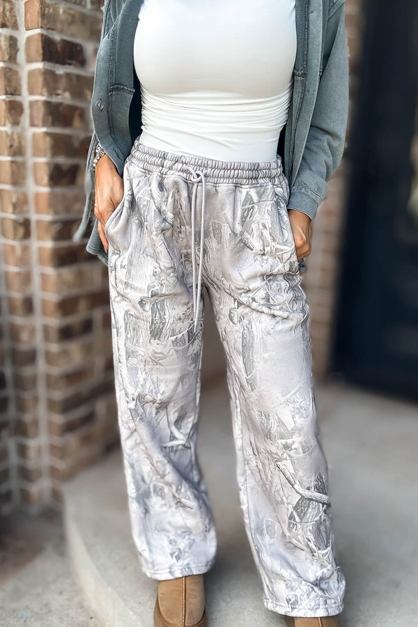 Le Lis Mid Rise Tree Camo Printed Wide Leg Sweatpants