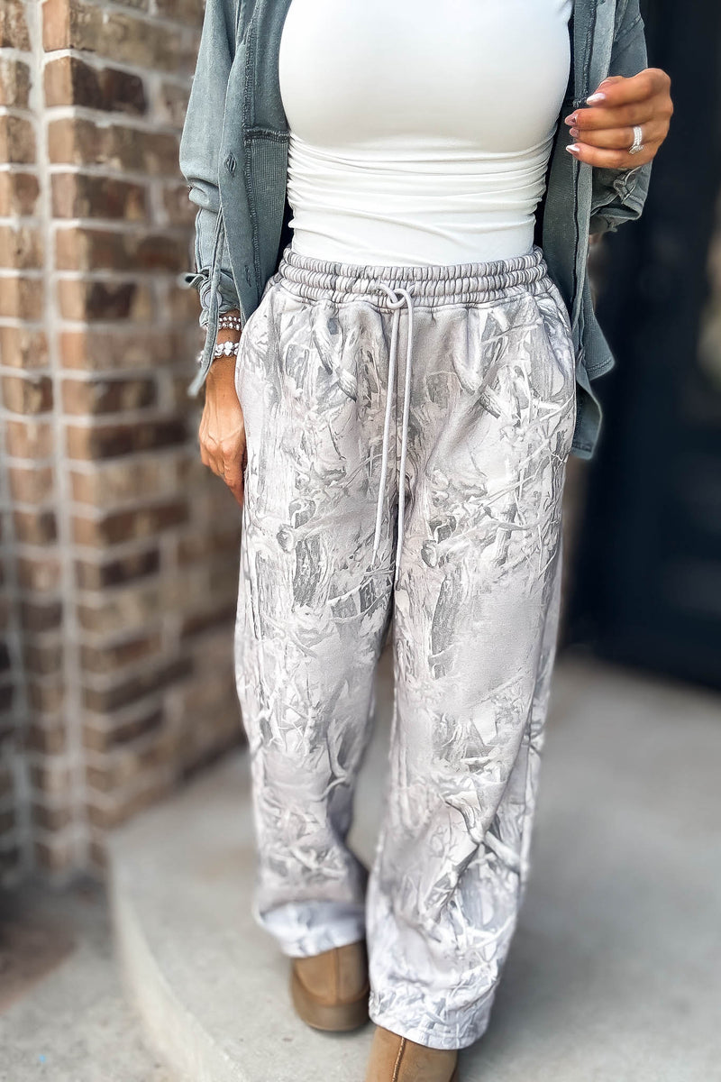 Le Lis Mid Rise Tree Camo Printed Wide Leg Sweatpants