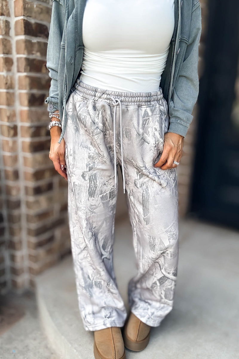 Le Lis Mid Rise Tree Camo Printed Wide Leg Sweatpants