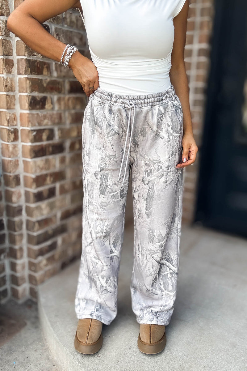 Le Lis Mid Rise Tree Camo Printed Wide Leg Sweatpants