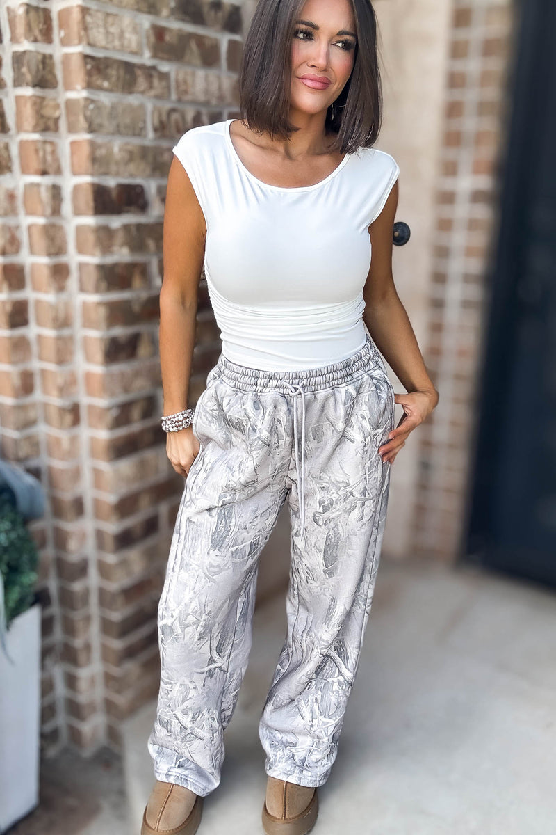 Le Lis Mid Rise Tree Camo Printed Wide Leg Sweatpants