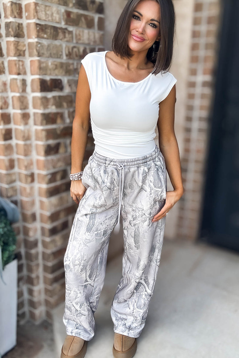 Le Lis Mid Rise Tree Camo Printed Wide Leg Sweatpants