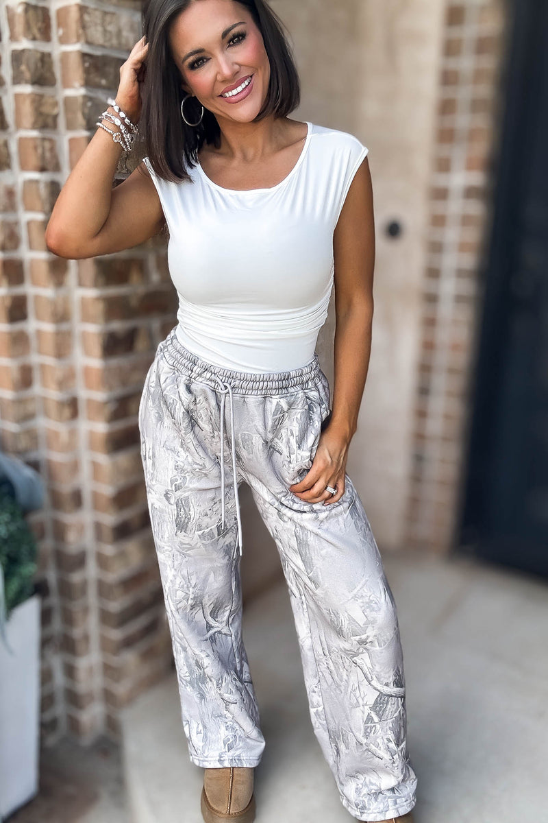 Le Lis Mid Rise Tree Camo Printed Wide Leg Sweatpants