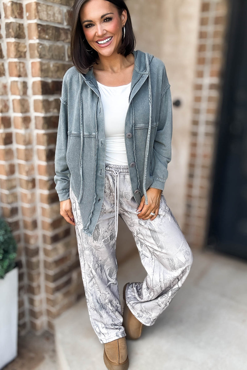 Le Lis Mid Rise Tree Camo Printed Wide Leg Sweatpants
