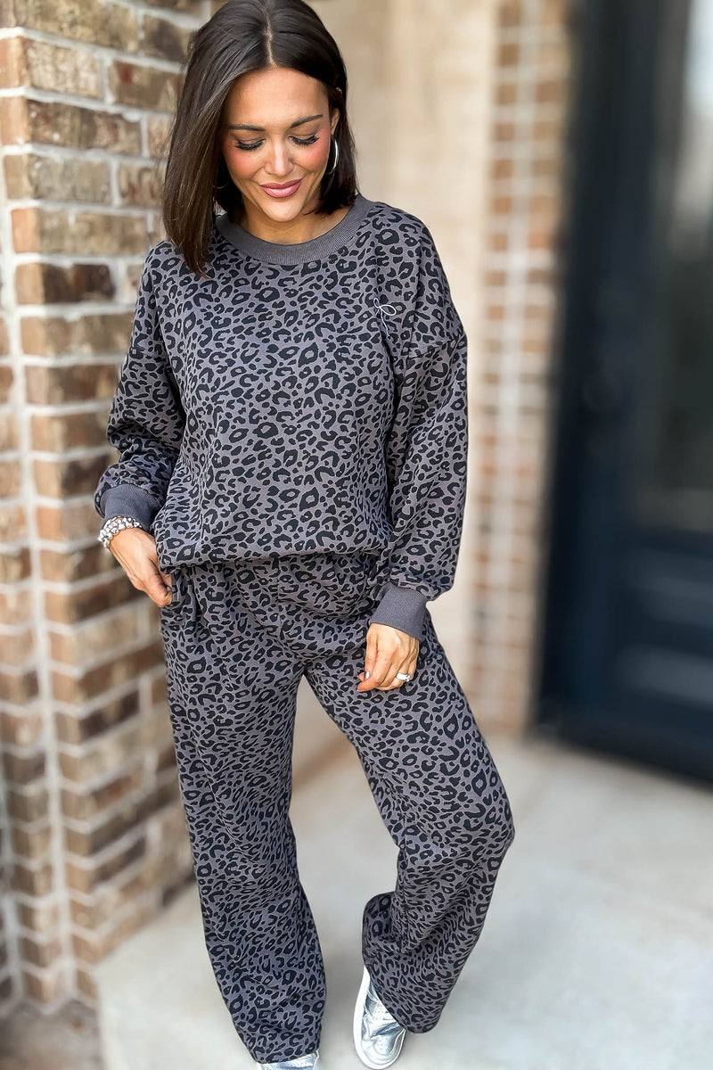 Le Lis Leopard And Bow Crew Neck Washed Sweatshirt