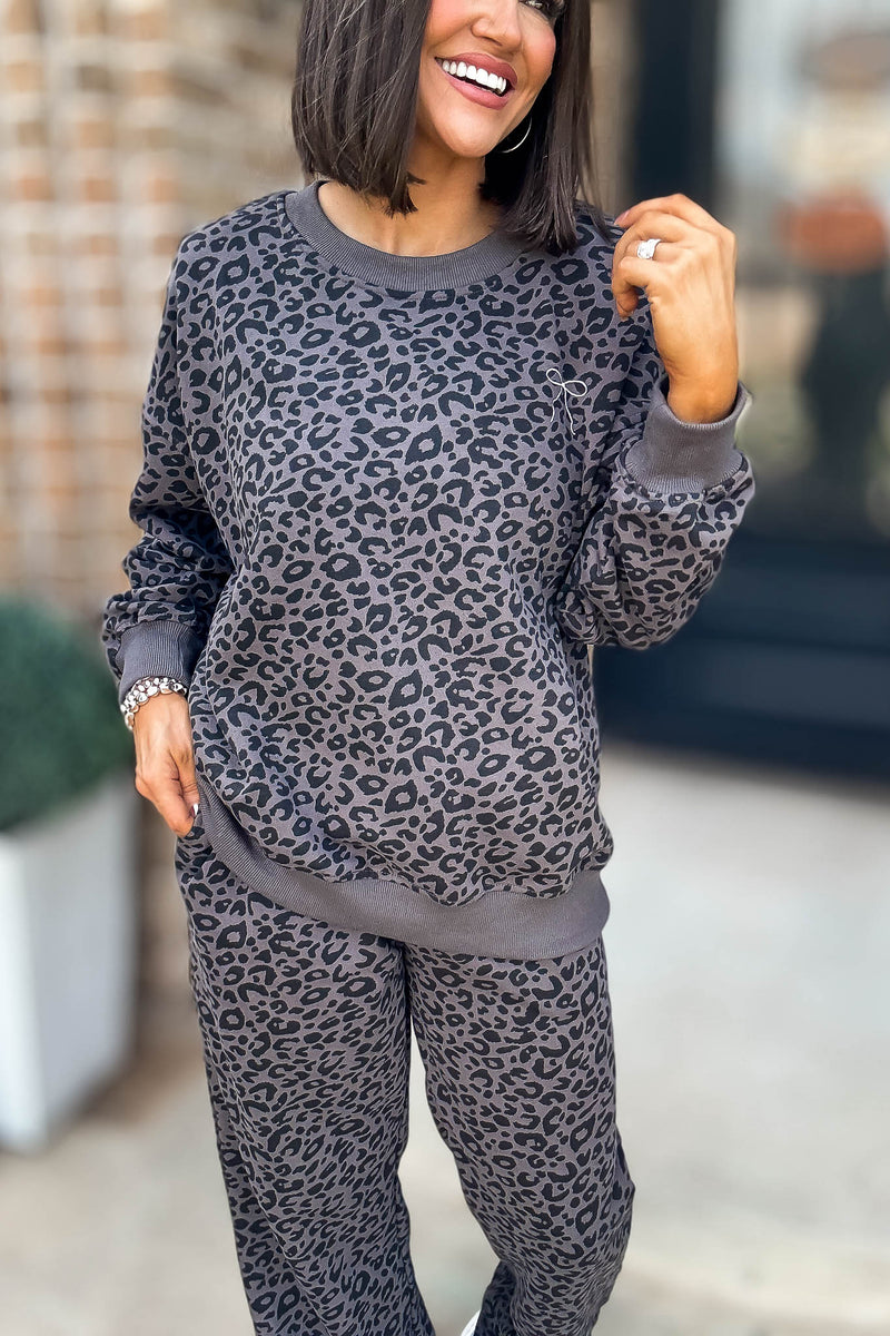 Le Lis Leopard And Bow Crew Neck Washed Sweatshirt