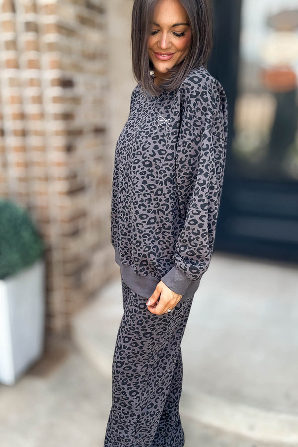 Le Lis Leopard And Bow Crew Neck Washed Sweatshirt