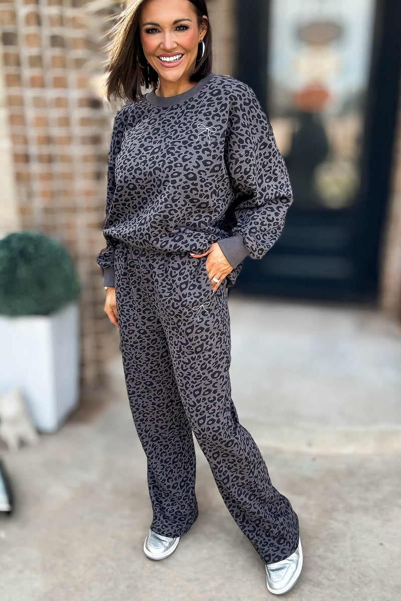 Le Lis Leopard And Bow Crew Neck Washed Sweatshirt