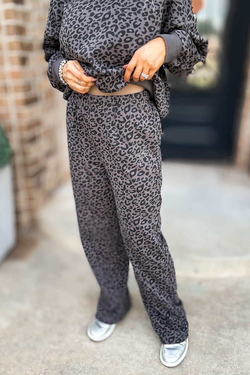 Le Lis Leopard And Bow Crew Neck Washed Sweatpants