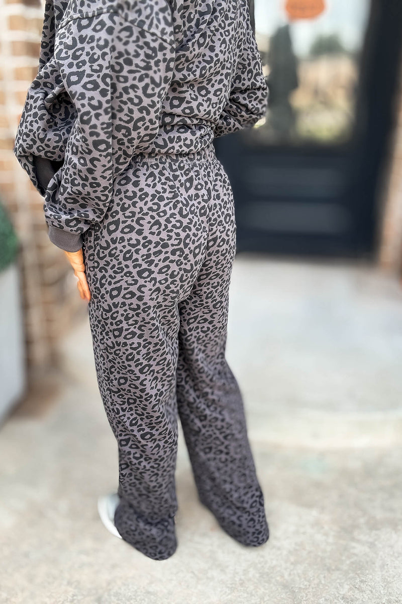 Le Lis Leopard And Bow Crew Neck Washed Sweatpants
