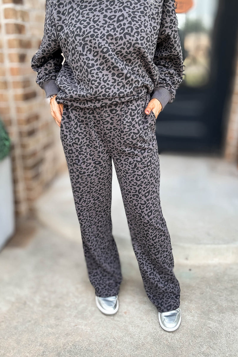 Le Lis Leopard And Bow Crew Neck Washed Sweatpants