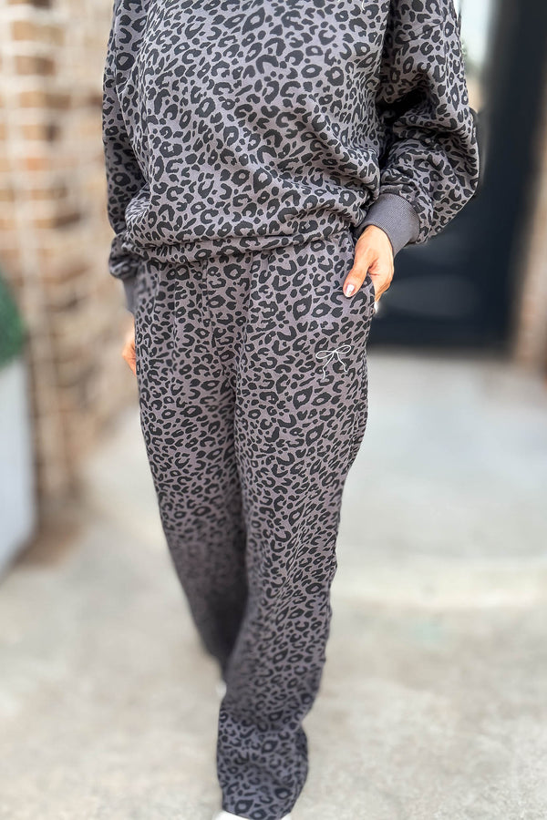 Le Lis Leopard And Bow Crew Neck Washed Sweatpants