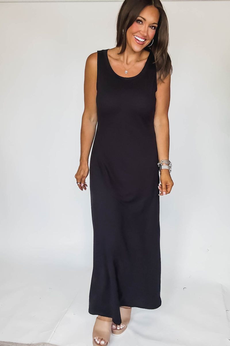 Sleeveless Black Flared Scoop Neck Maxi Dress