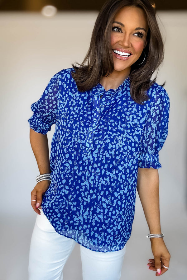 ROYAL SHORT RUCHED SLEEVE FLORAL BLOUSE