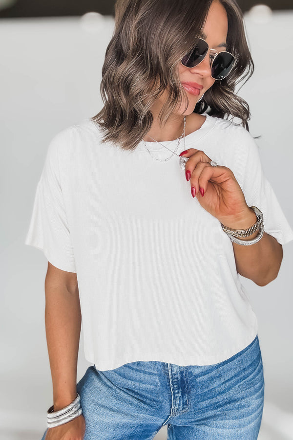 RIBBED SAND BEIGE ROUND-NECK CROP BOX TEE