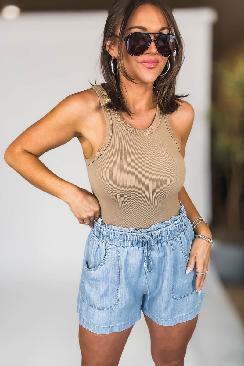 ELASTIC WAIST TIE FRONT POCKETS CHAMBRAY SHORT