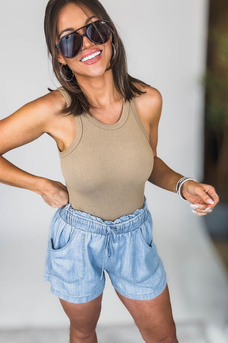 ELASTIC WAIST TIE FRONT POCKETS CHAMBRAY SHORT