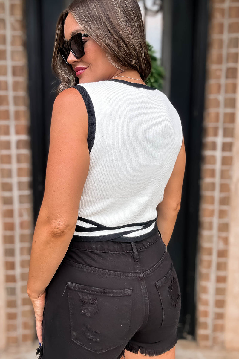 Round Neck Contrast Band Knit Top