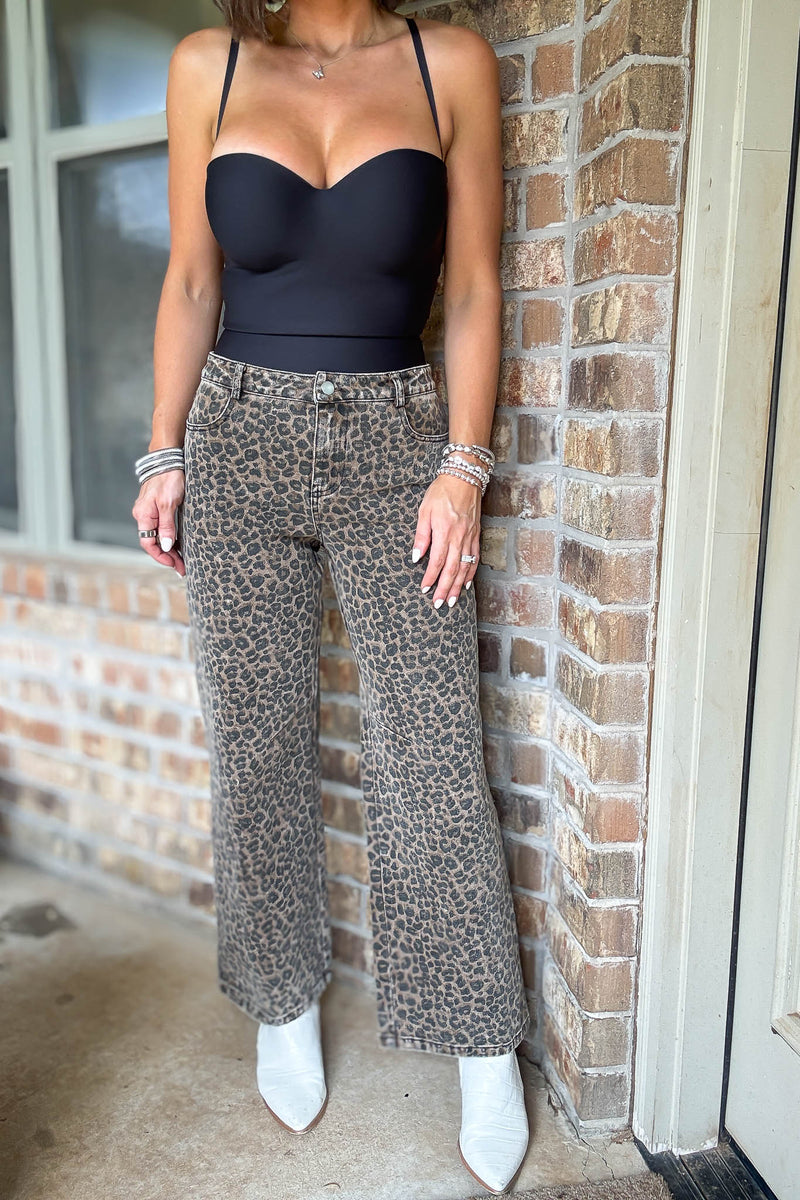Le Lis Mid-rise Leopard Print Boyfriend Jeans