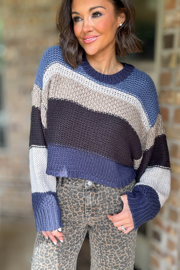 Le Lis Round Neck Crop Sweater Top