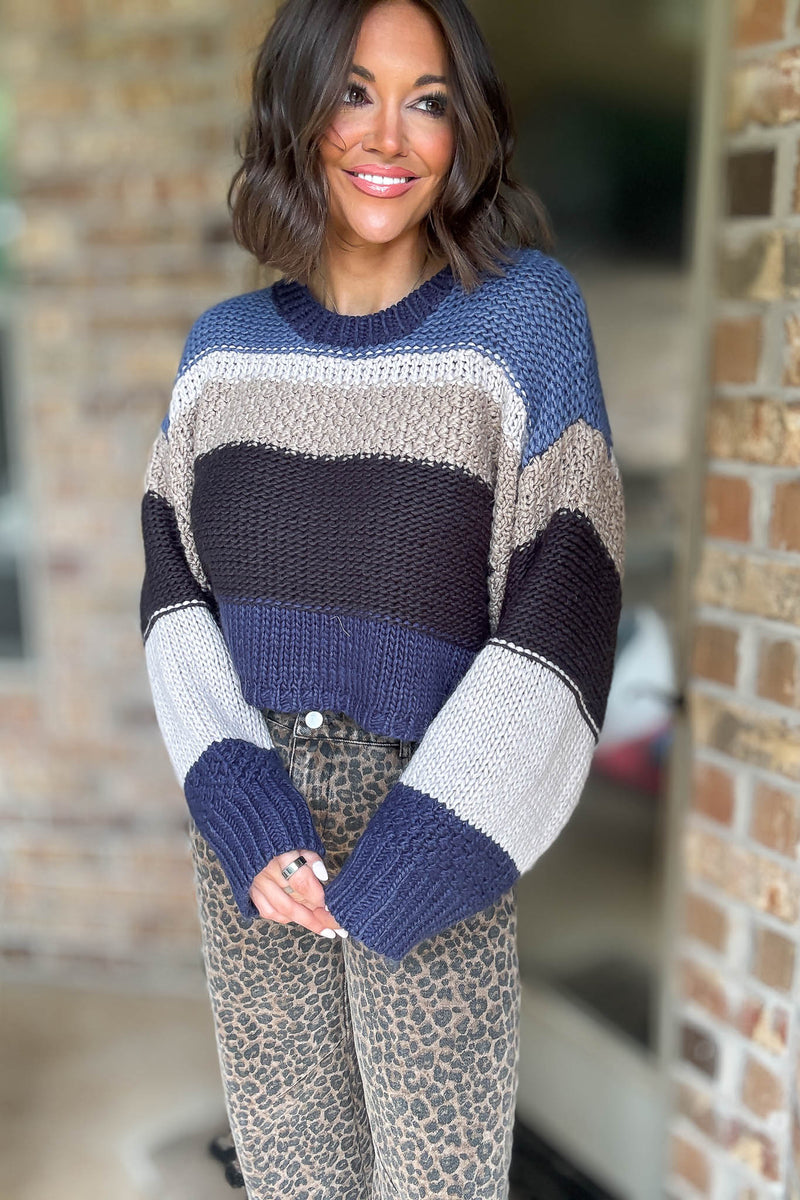 Le Lis Round Neck Crop Sweater Top