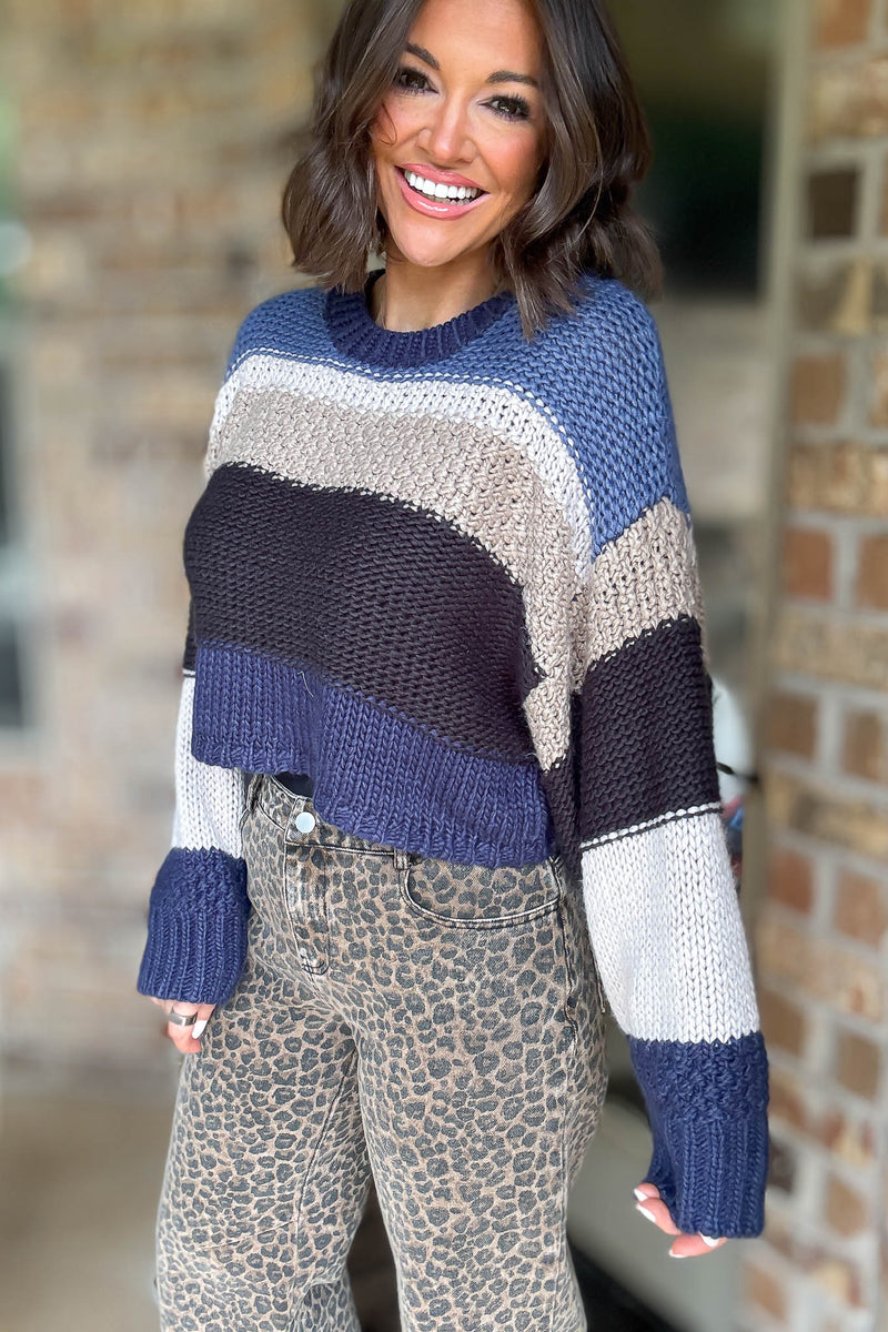 Le Lis Round Neck Crop Sweater Top