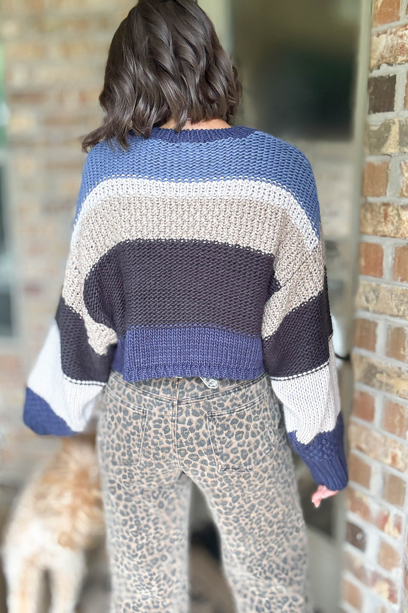 Le Lis Round Neck Crop Sweater Top