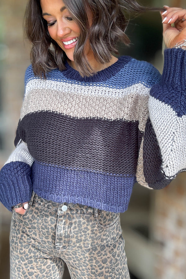 Le Lis Round Neck Crop Sweater Top