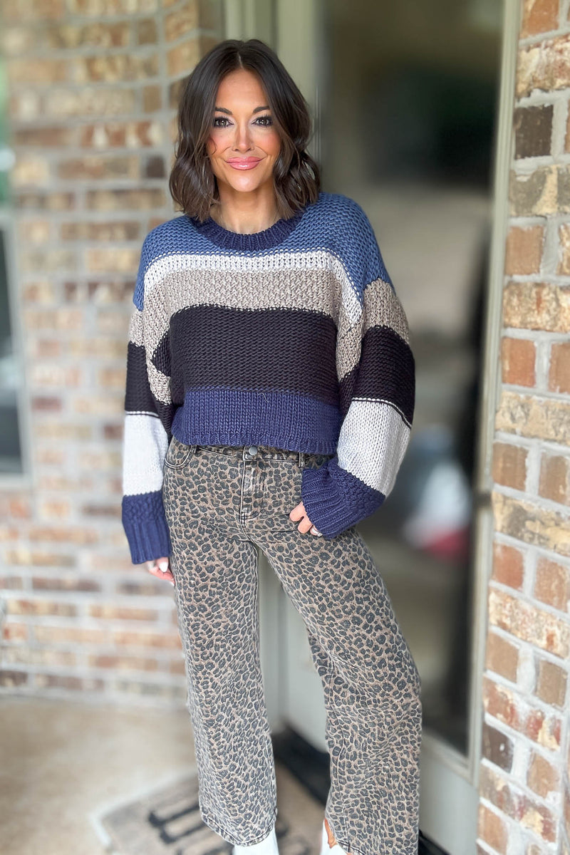 Le Lis Round Neck Crop Sweater Top