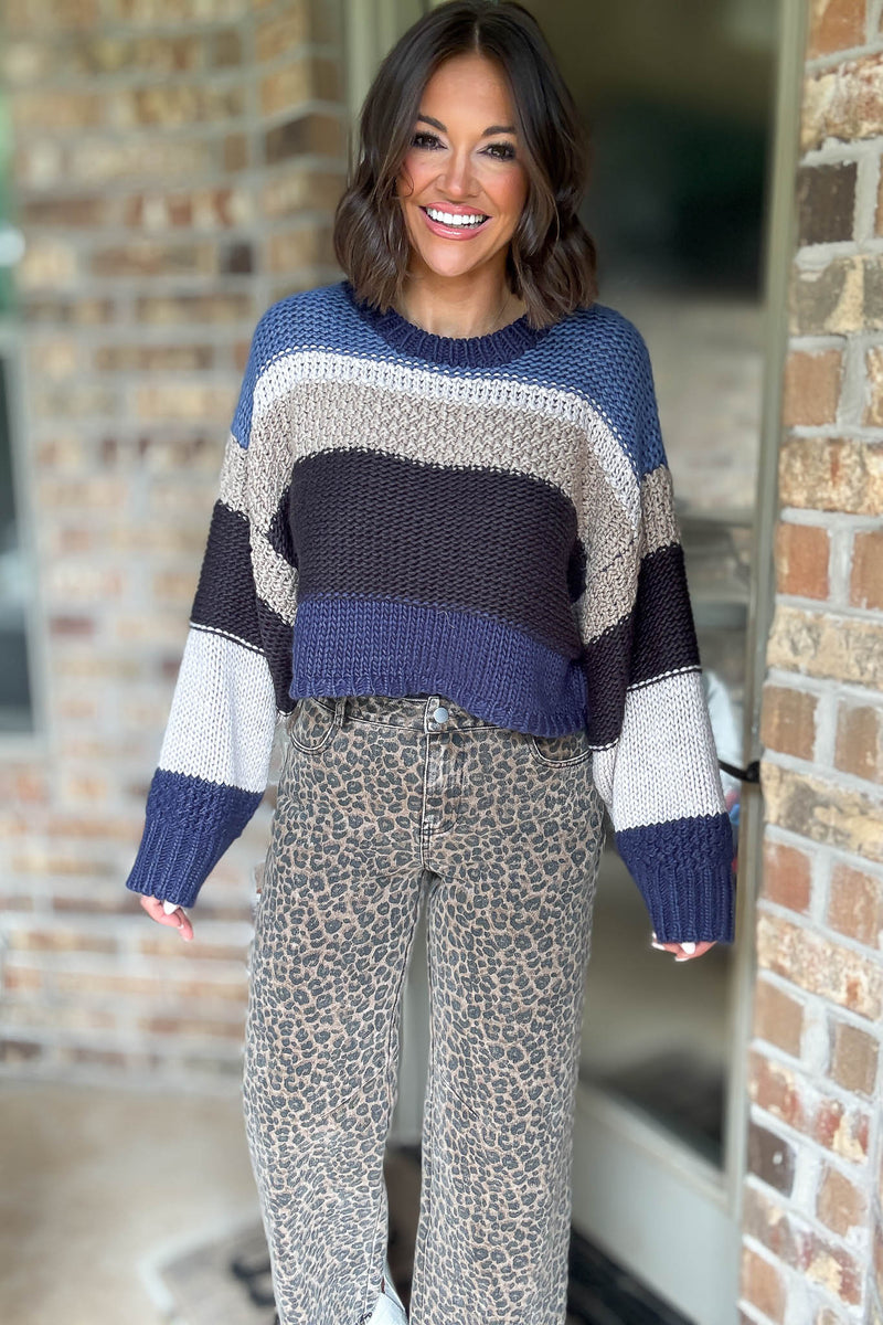 Le Lis Round Neck Crop Sweater Top
