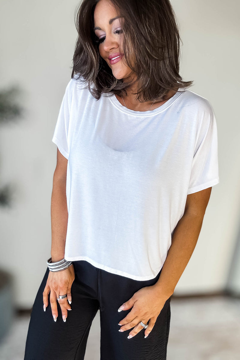 Cropped Off White Round Neck Tee