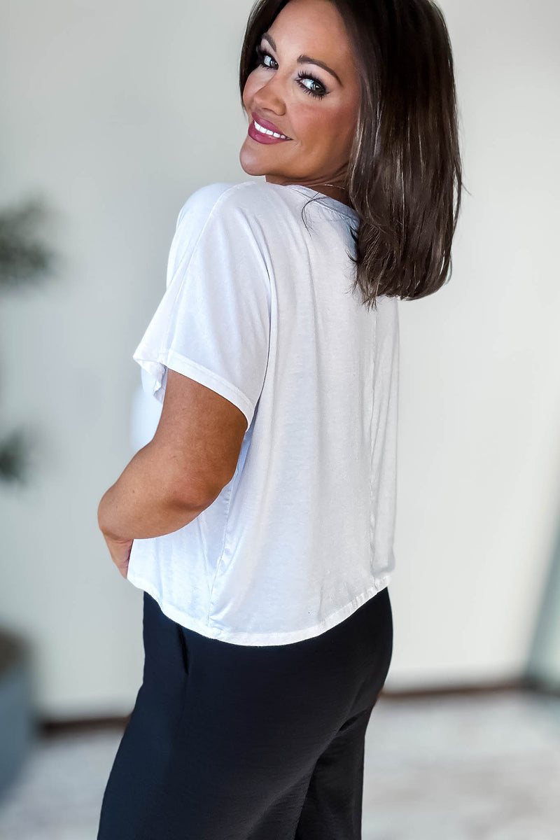 Cropped Off White Round Neck Tee