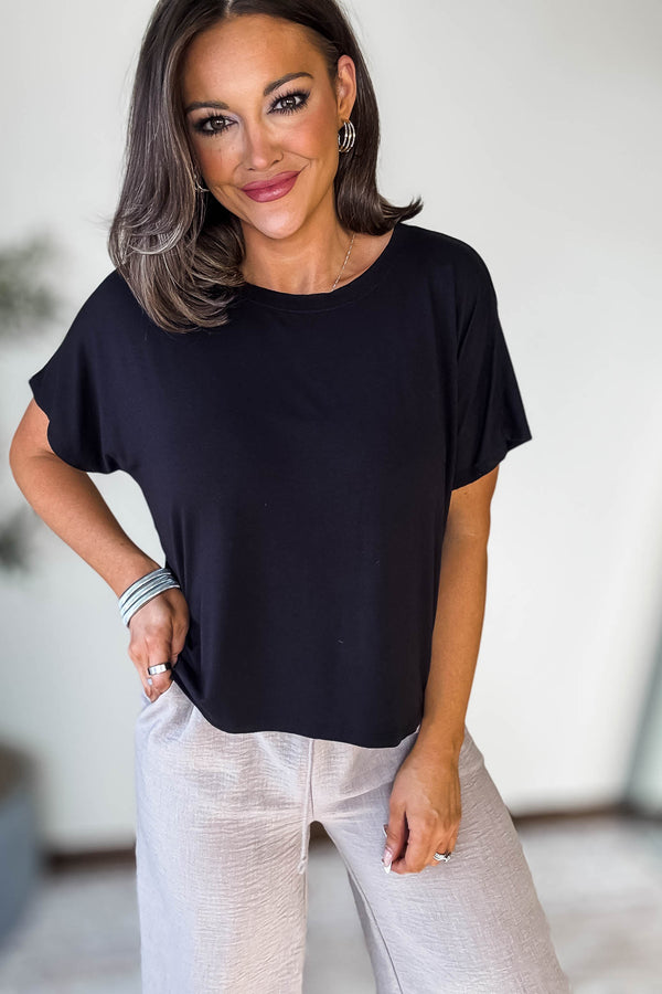 Cropped Black Round Neck Tee