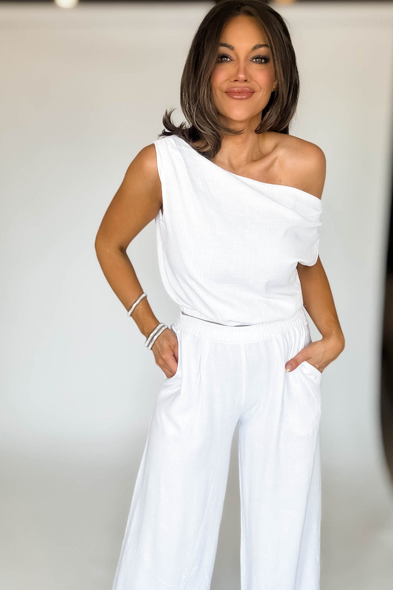 Asymmetry Chic One-Shoulder Top