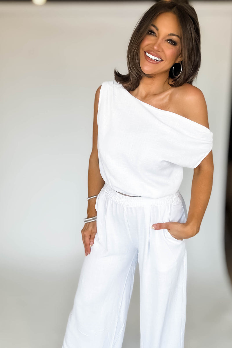 Asymmetry Chic One-Shoulder Top