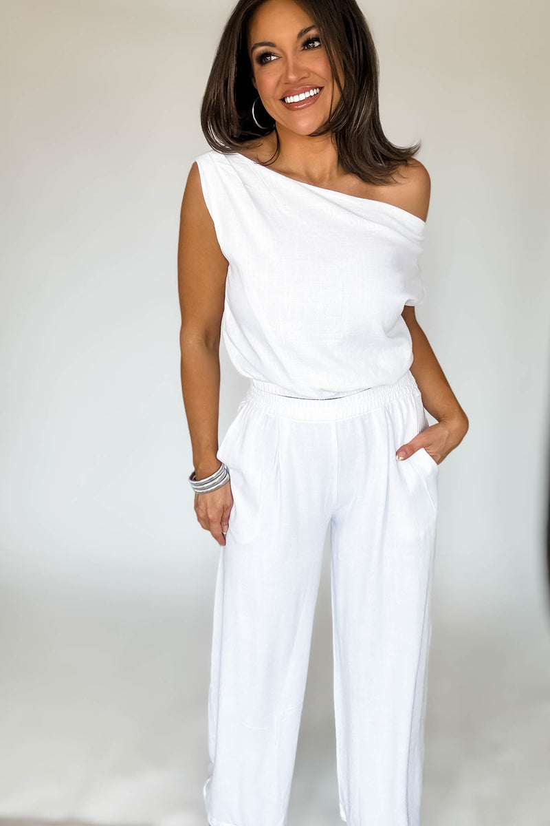 Asymmetry Chic One-Shoulder Top