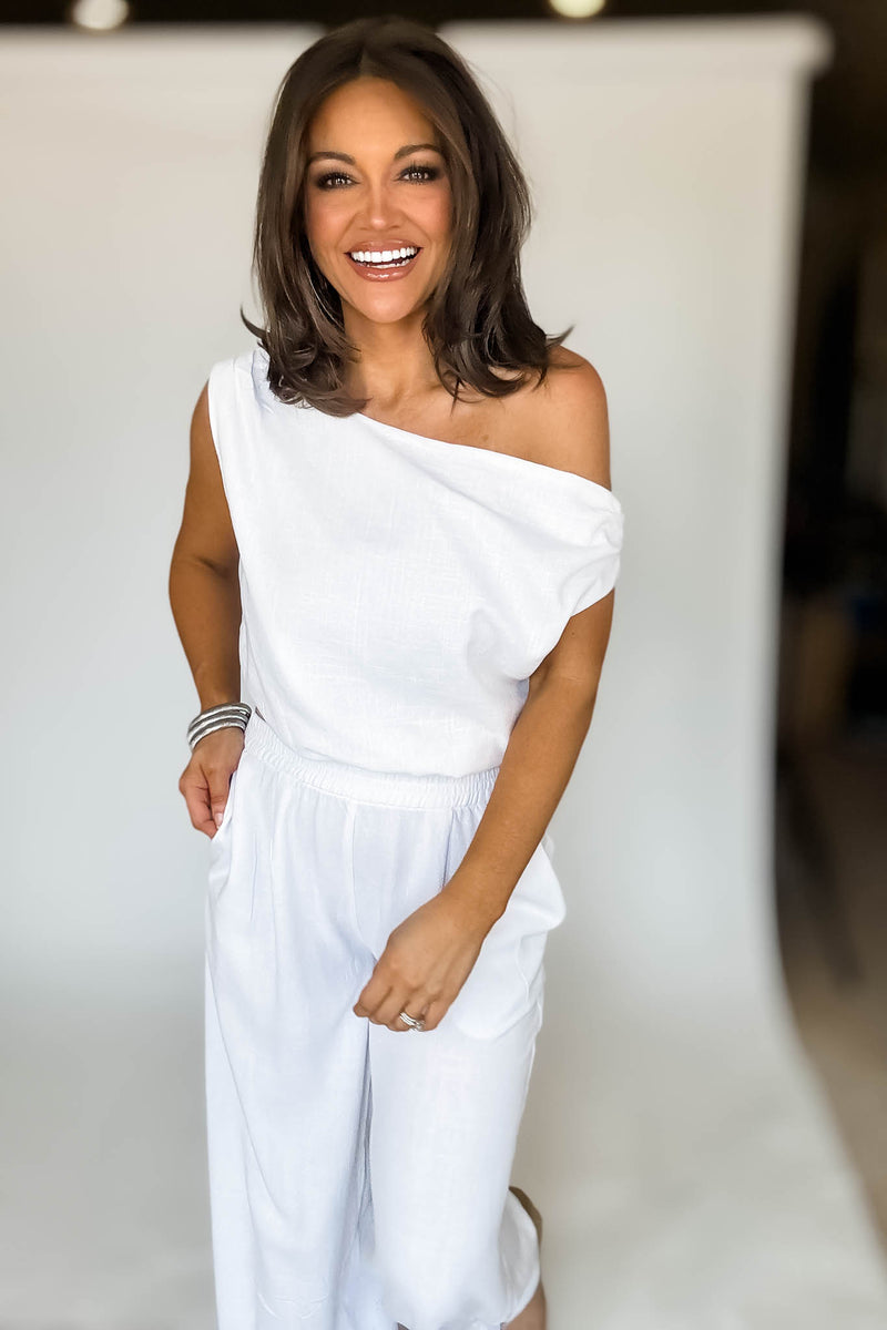 Asymmetry Chic One-Shoulder Top