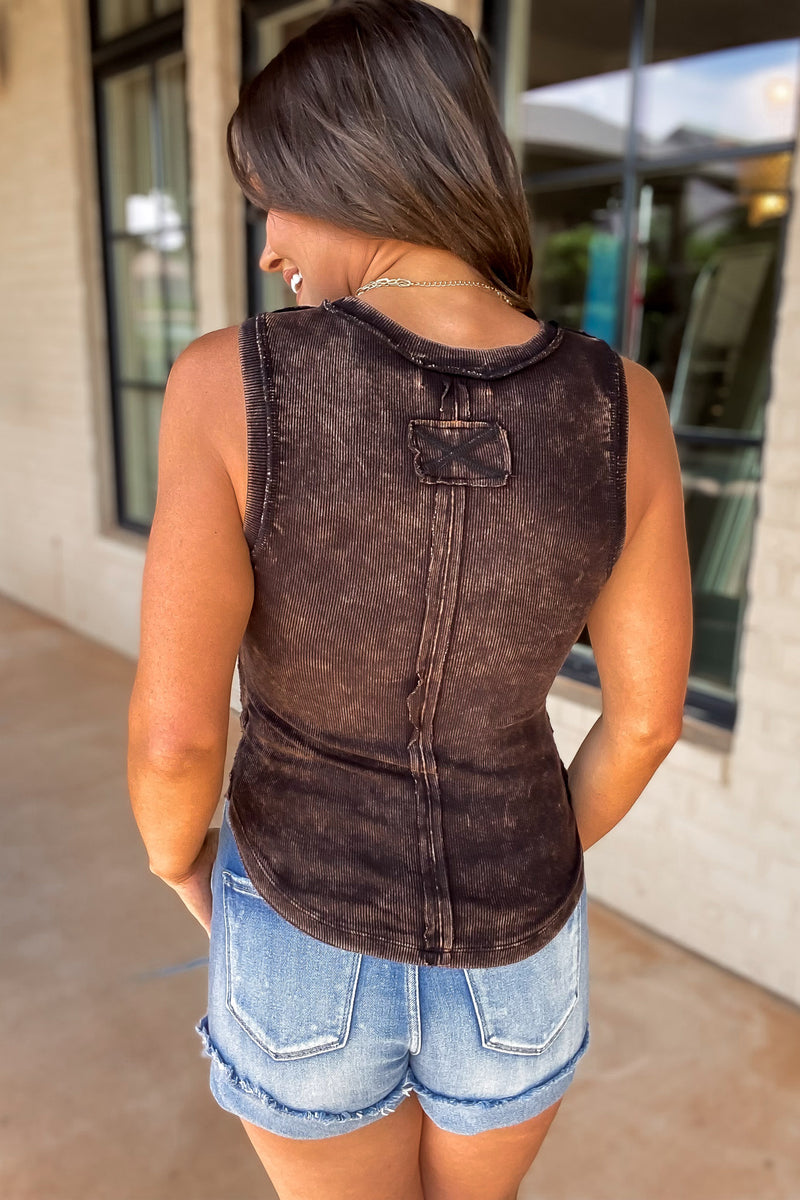 WASHED BLACK RIBBED SLEEVELESS TANK TOP WITH EXPOSED SEAM