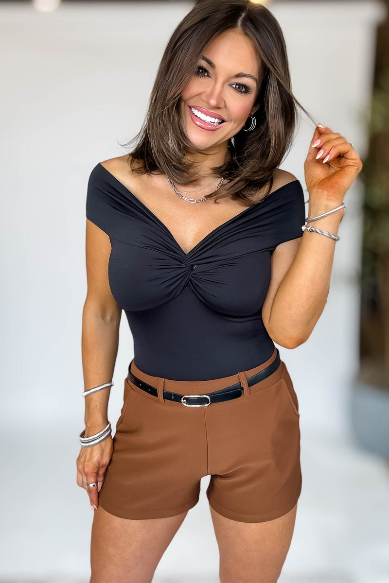 Scuba Pocket Cognac Shorts With Belt