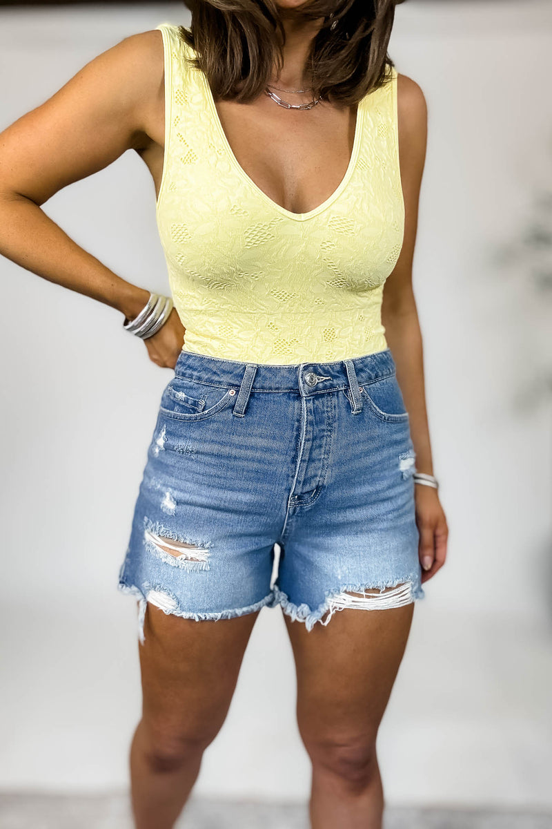 Light Denim Wash Junior Mom Fit Shorts With Frayed Hem & Side Slit